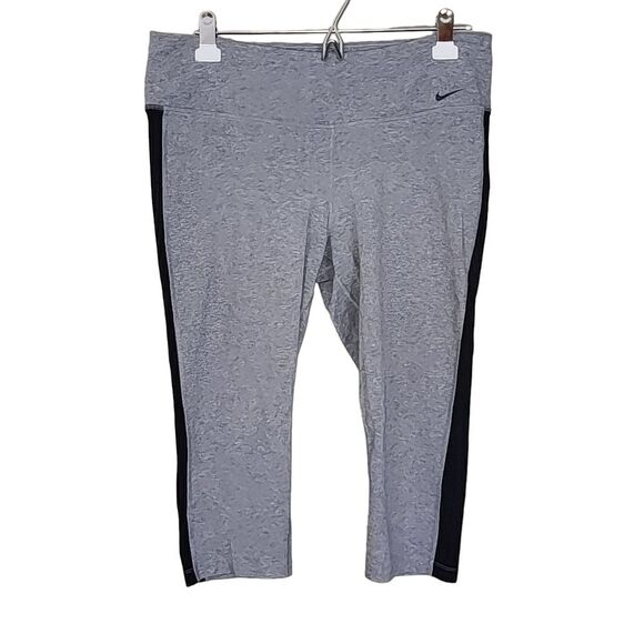 Nike Pants - Nike Dri-Fit Capri Leggings‎ Size X-Large